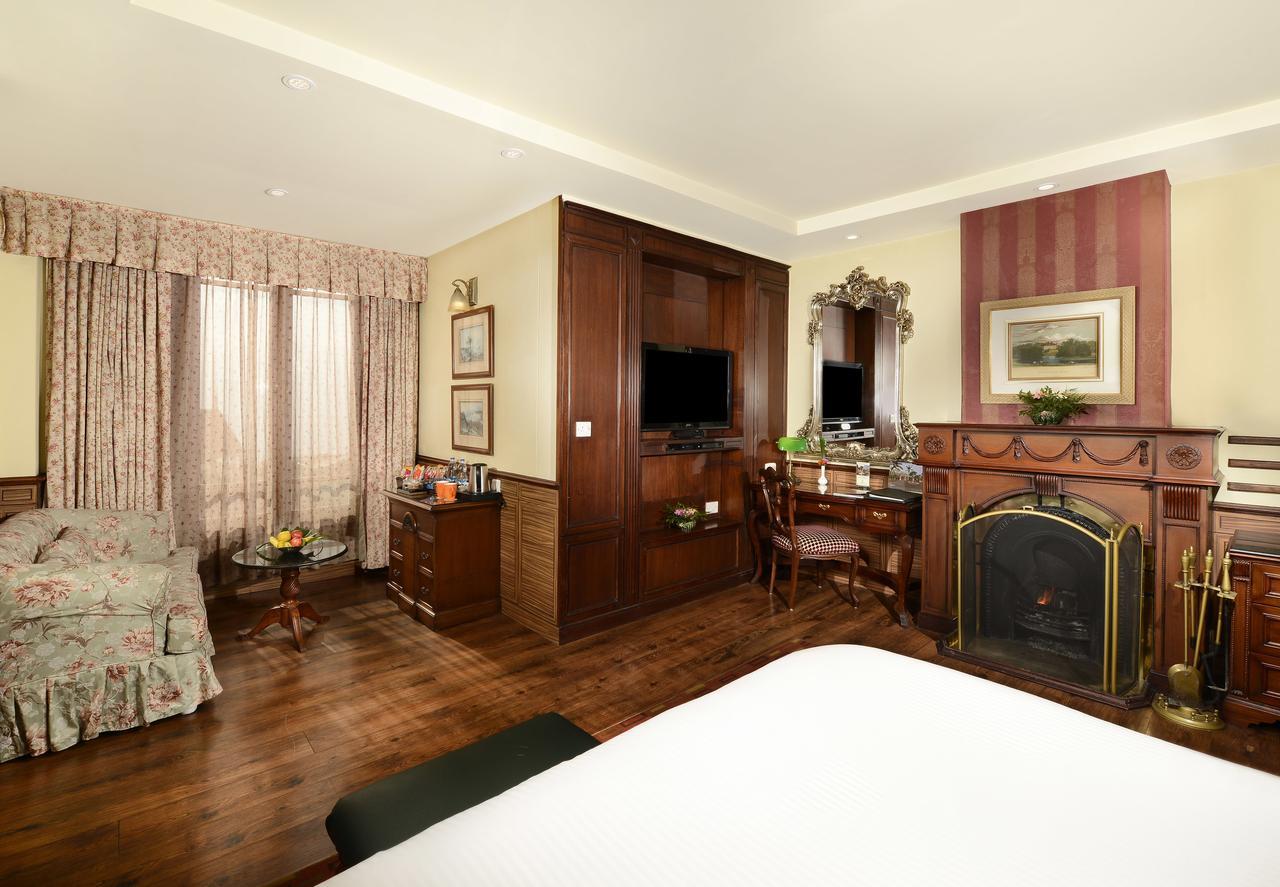Heritage Room King on Foods & Soft Beverages* | Discounts on Laundry Services* | INR 500 spa credit during your on selective Massage services TnC Apply* | Minibar 2 cans of soft Beverages Once on Arrival